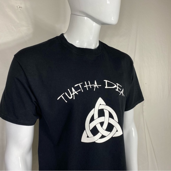 Unisex Tuatha Dea Trinity Knot Classic Black Tee - Picture 2 of 6